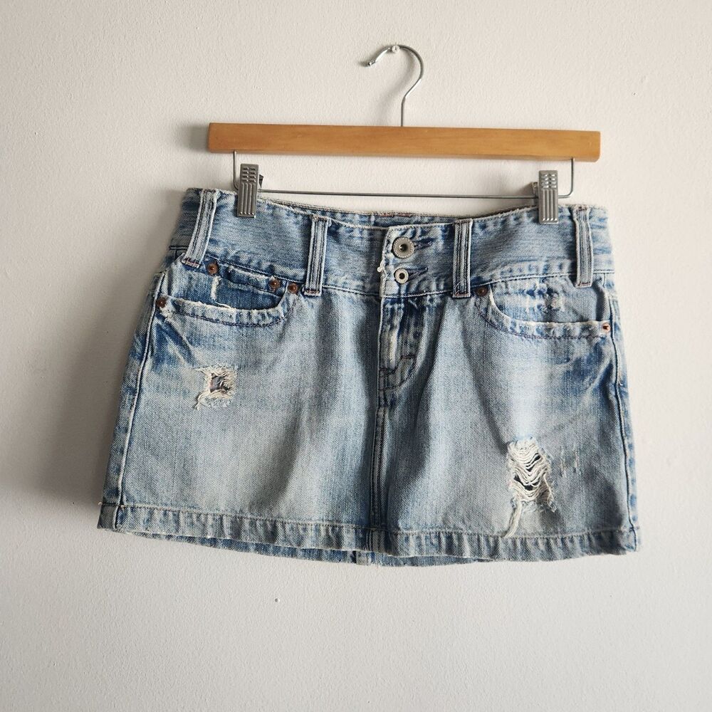 American Eagle Micro Mini Denim Skirt Pockets Y2K Grunge Sz 4 Distressed Festiva